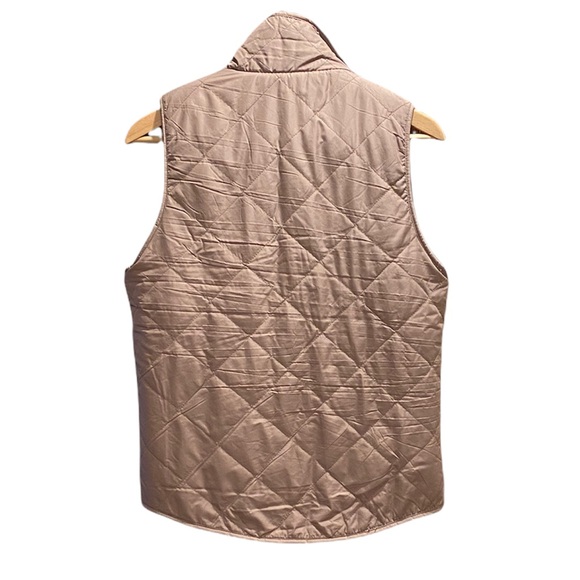 Thread and Supply Reversible Quilted and Sherpa Lined Vest - Picture 5 of 10